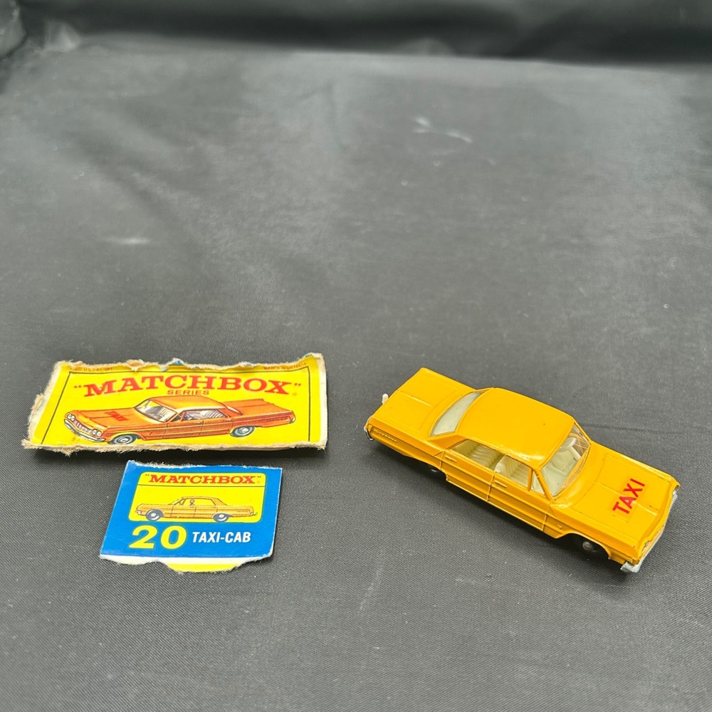 Matchbox Series No 20 Chevrolet Impala Taxi Lesney England Yellow VTG Box Panels